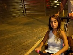 Leie, Blasen, Braunhaarige, Spermaladung, Hardcore, Zwergin, Spanisch, Titten