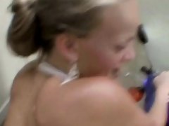 Enthousiasteling, Blond, Hondjeshouding, Europees, Sperma in gezicht, Buiten, Gezichtspunt, Tieten likken