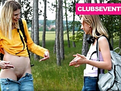 18 jahre, Verein, Fingern, Hd, Lesbisch, Lecken, Öffentlich, Muschi