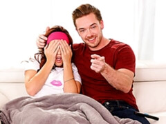 Cul, Gros cul, Sucer une bite, Brunette brune, En levrette, Branlette thaïlandaise, Adolescente, Nénés