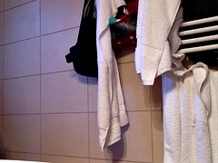Enthousiasteling, Moeder die ik wil neuken, Douche, Bekijker