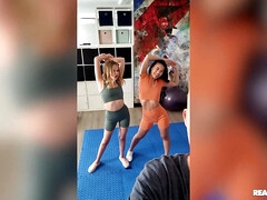 Блондинки, Минет, Член, Две девушки, Затыкание рта, Натуральные сиськи, Киски, Втроем