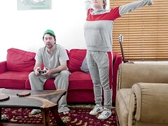 ブロンド, フェラチオ, 家族, 手コキする, 自家製, 淫乱熟女, 母, 自然山雀