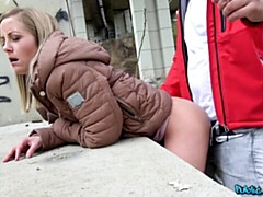 18 jaar, Grote lul, Blond, Pijpbeurt, Geld, Natuurlijke tieten, Tiener, Tieten likken