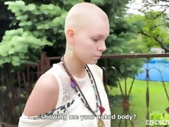 Sucer une bite, En levrette, Branlette thaïlandaise, Pov, Dénudage, Tatouage, Adolescente, Nénés