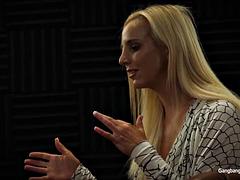 ブロンド, フェラチオ, 中出し, イく瞬間, 顔射, 乱交, 手コキする, ハードコア