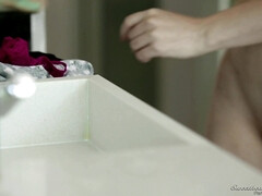 Morena, Tetona, Rostro sentado, Lamidas, Coño, Anilingus, Tatuaje, Tetas