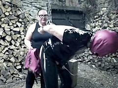 In den arsch, Sadomasochismus, Fesselspiele, Domination, Latex, Herrin, Toilette, Nass