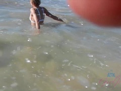 お尻, ビーチ, 彼女, オーガズム, ハメ撮り, ふっくら乳首, 剃毛, ティーン