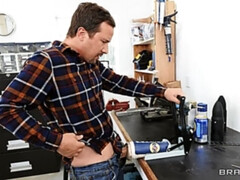 Blasen, Kehlenfick, Schwanz, Aufs gesicht abspritzen, Würgen, Absätze, Spielzeuge, Spanner