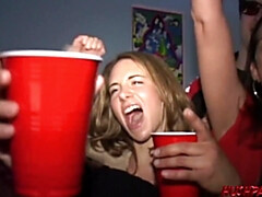 Grote mammen, Pijpbeurt, Universiteit, Sperma shot, Hondjeshouding, Hd, Openbaar, Kut duiken