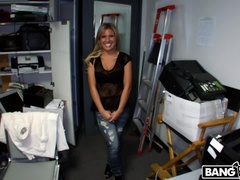 Любители, Большая жопа, Блондинки, Минет, Семяизвержение, Сперма на лице, Ласковые ручки, Натуральные сиськи