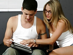 18 jahre, Grosser arsch, Grosser schwanz, Blondine, Blasen, Handjob, Dürr, Jungendliche (18+)