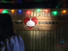 お尻, フェラチオ, 茶髪の, 彼女, 手コキする, ガリガリ, ストリッピング, オッパイの