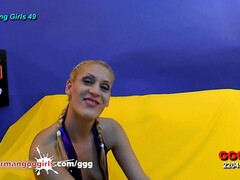 Leie, Blasen, Braunhaarige, Viele männer bespritzen eine frau, Gruppe, Küssen, Milf, Orgie