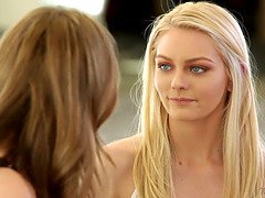 Брюнетки, Грудастые, Поцелуи, Мастурбация, Милф, Мамочка, Киски, Мачеха