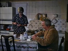 Grote mammen, Blond, Bruinharig, Lesbisch, Roodharige vrouw, Softcore pornografie, Trio, Oud