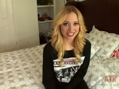 Rubia, Penetracion con dedos, Masturbación, Orgasmo, Perforación, Coño, Afeitado, Tetas