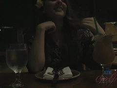 Sucer une bite, Éjaculation interne, Petite amie, Lunettes, Pov, Chatte, Rasée, Nénés