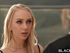 Grote lul, Blond, Pijpbeurt, Sperma, Zwart, Handbeurt, Interraciaal, Tieten likken