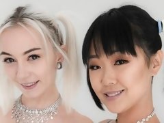 アナル, お尻, フェラチオ, バック, 手コキする, ハードコア, ティーン, 三人