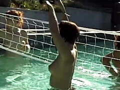 ディルド, キス, レズビアン, なめる, 淫乱熟女, アウトドア, 剃毛, ストリッピング