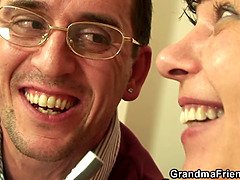 お尻, ぽっちゃり, デカパイ, ヨーロピアン, お婆さん, Hd, 淫乱熟女, 三人