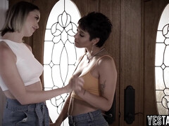 Gros seins, Blonde, Plantureuse, Attrapée, Doigter, Poilue, Hard, Fille latino