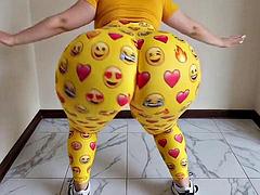Big butt in bouncy emoji leggings