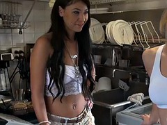 ブロンド, ハードコア, キス, 現実