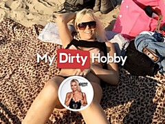 Rubia, Penetracion con dedos, Hd, Lesbiana, Lamidas, Tetas naturales, Al aire libre, Público