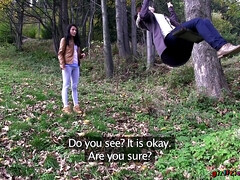 Arsch, Braunhaarige, Tschechisch, Freundin, Lecken, Im freien, Piercing, Spanner