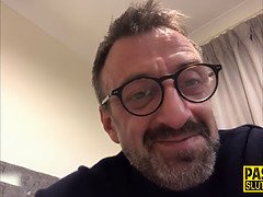 Grote mammen, Reusachtig, Masturbatie, Moeder die ik wil neuken, Moeder, Realiteit, Schreeuwen, Tieten likken