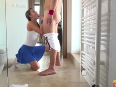 Amateur, Cuarto de baño, Mamada, Estilo perrito, Corridas faciales, Al aire libre, Pov, Trio