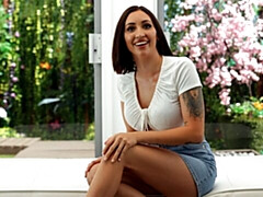 Большая жопа, Большие сиськи, Минет, Брюнетки, Собачьи, Короткая стрижка, Молоденькие, Сиськи