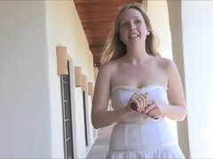 Vuisten, Gapende, Hakken, Masseren, Masturbatie, Openbaar, Spuiten, Onder de rok