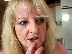 デカチン, デカパイ, ブロンド, 浮気者, チン, 手コキする, 下着, 熟年