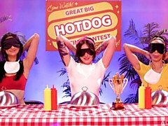 Culo grande, Penetracion con dedos, Lesbiana, Lencería, Afeitado, Strapon, Estriptis, Adolescente