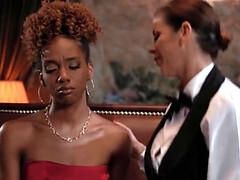 Bruinharig, Dichtbij, Zwart, Vingeren, Zoenen, Lesbisch, Orgasme, Kut duiken