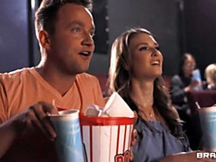 Blasen, Braunhaarige, Süss, Hundestellung, Natürlichen titten, Öffentlich, Jungendliche (18+), Titten