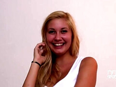 Блондинки, Женщины, Фетиш, Фут фетиш, Пирсинг, Бритые, Соло, Сиськи