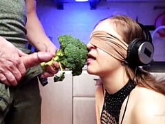 Sucer une bite, Couple, Éjaculer dans la bouche, Fille, Famille, Fait maison, Maman, Soeurs