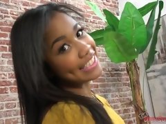 Nana, Gros cul, Grosse bite, Brunette brune, Interracial, Seins naturels, Pov, Chatte