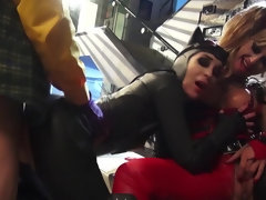 Grosse bite, Gros seins, En levrette, Partouze, Groupe, Hard, Plan cul à trois, Échange d'épouses