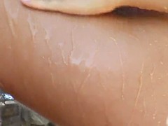 Tussi, Blondine, Dildo, Masturbation, Im freien, Pool, Rasiert, Spielzeuge