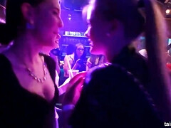 Grosser arsch, Grosse titten, Blondine, Braunhaarige, Orgie, Party, Muschi, Titten