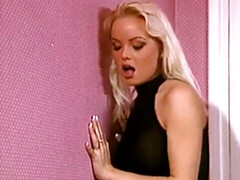 Grote kont, Grote lul, Grote mammen, Blond, Pijpbeurt, Handbeurt, Likken, Masturbatie