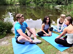 Britisch, Cfnm, Europäisch, Weibliche domination, Fetisch, Handjob, Schlampe, Ablutschen