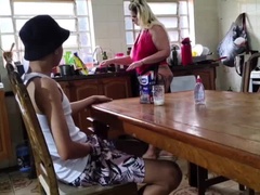 Cul, Gros seins, Sucer une bite, Domination, Énorme, Mère que j'aimerais baiser, Pisser, Nénés