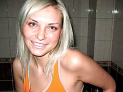 Amateur, Gros seins, Blonde, Masturbation, Seins naturels, Rasée, Dénudage, Adolescente